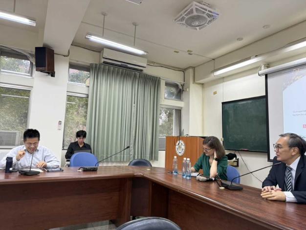 Delphine Alles_4_JPG